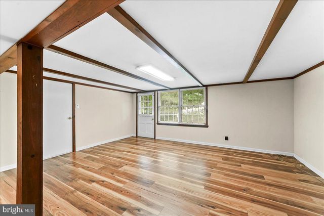 16 OAK KNOLL DR, Wallingford, PA 19086