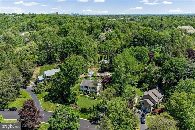 16 OAK KNOLL DR, Wallingford, PA 19086