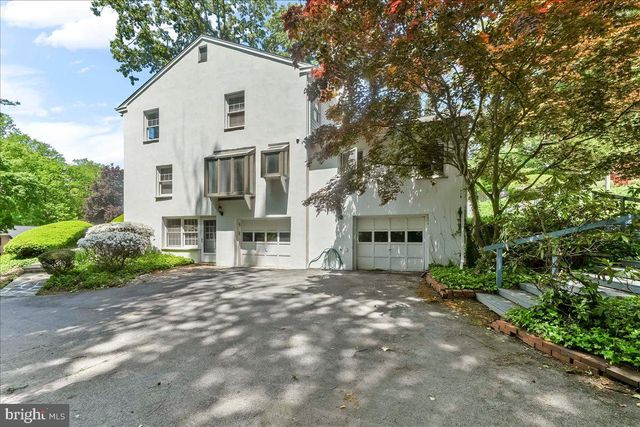 16 OAK KNOLL DR, Wallingford, PA 19086