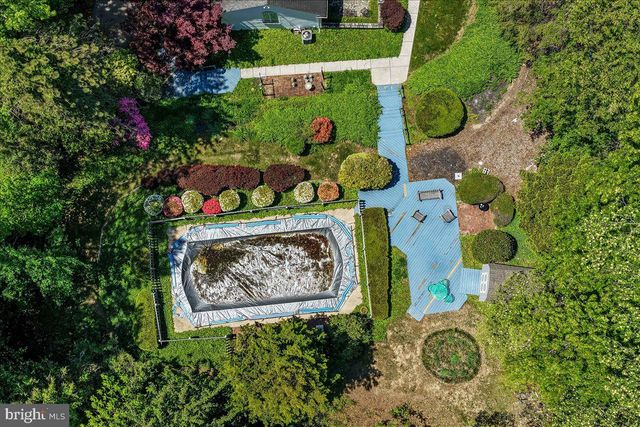 16 OAK KNOLL DR, Wallingford, PA 19086