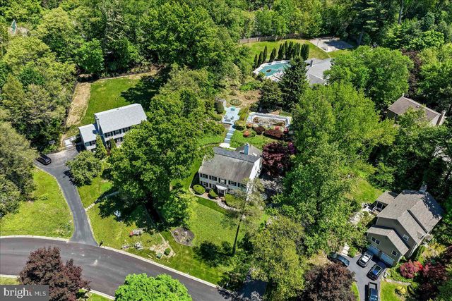 16 OAK KNOLL DR, Wallingford, PA 19086