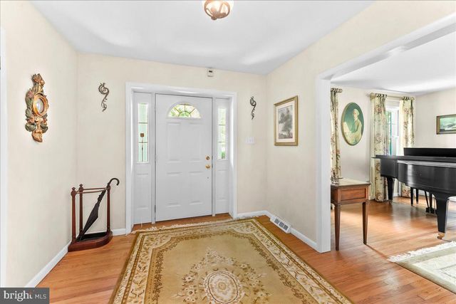 16 OAK KNOLL DR, Wallingford, PA 19086
