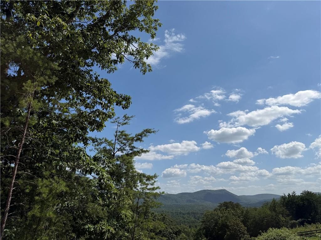 587 E Valley Road NE, Rydal, GA 30171
