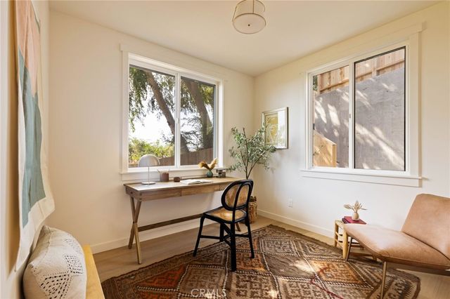 3926 Sunset Drive, Los Angeles, CA 90027