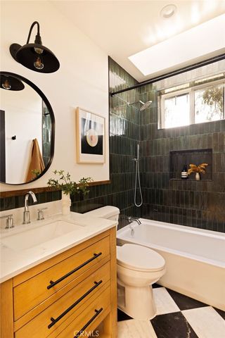 3926 Sunset Drive, Los Angeles, CA 90027