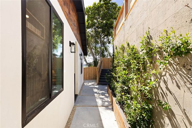 3926 Sunset Drive, Los Angeles, CA 90027