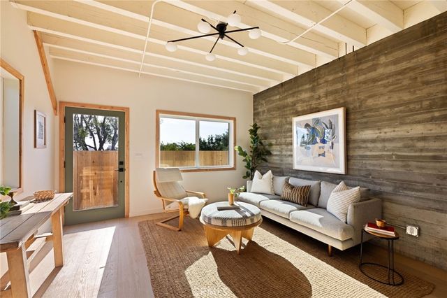 3926 Sunset Drive, Los Angeles, CA 90027