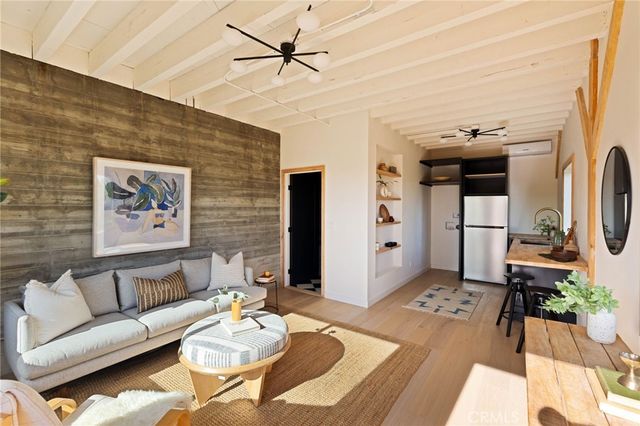 3926 Sunset Drive, Los Angeles, CA 90027