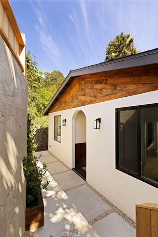 3926 Sunset Drive, Los Angeles, CA 90027
