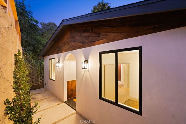 3926 Sunset Drive, Los Angeles, CA 90027