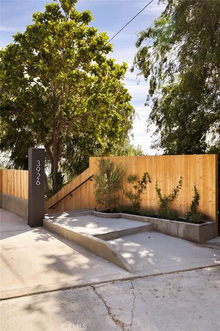 3926 Sunset Drive, Los Angeles, CA 90027