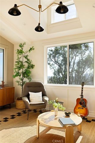 3926 Sunset Drive, Los Angeles, CA 90027
