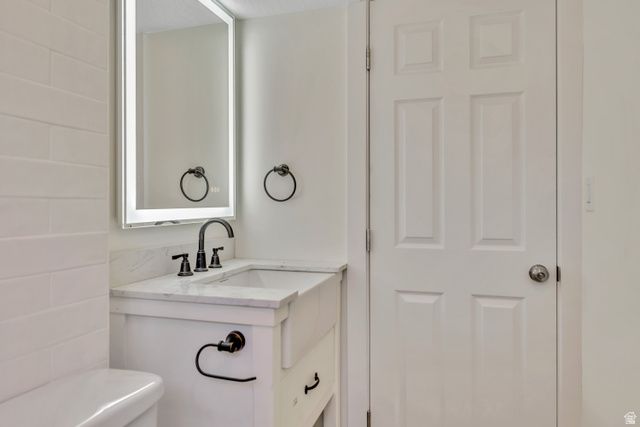 3814 W MANSFIELD CIR, West Jordan, UT 84084