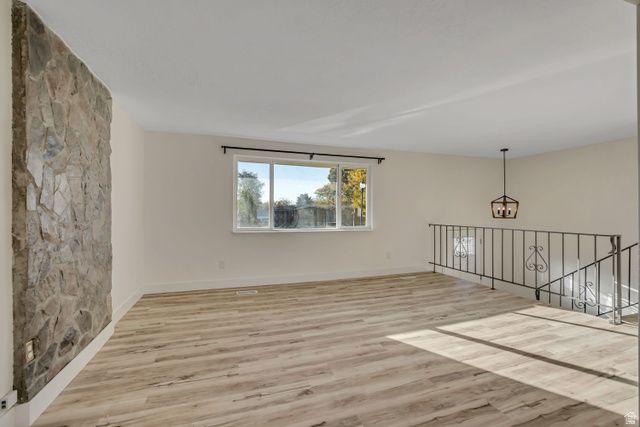 3814 W MANSFIELD CIR, West Jordan, UT 84084
