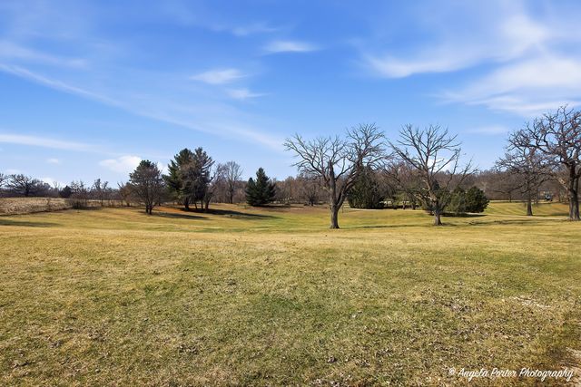 11106 Siedschlag Road, Spring Grove, IL 60081