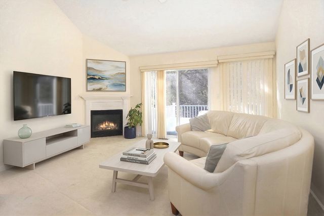 4 Autumn Drive B, Hudson, MA 01749