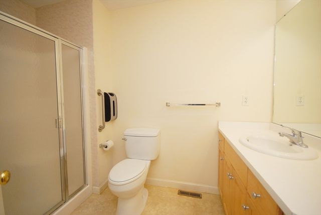 4 Autumn Drive B, Hudson, MA 01749