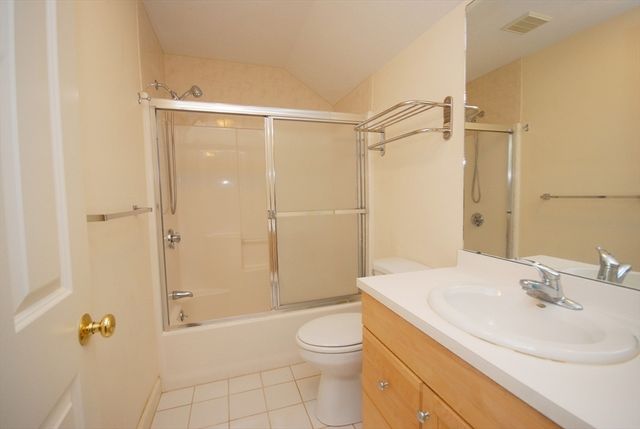 4 Autumn Drive B, Hudson, MA 01749