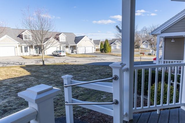 4 Autumn Drive B, Hudson, MA 01749