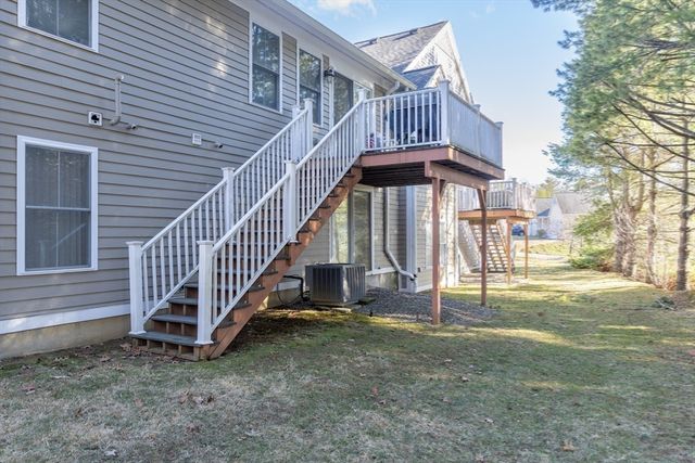 4 Autumn Drive B, Hudson, MA 01749