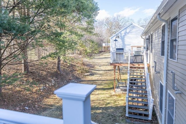 4 Autumn Drive B, Hudson, MA 01749