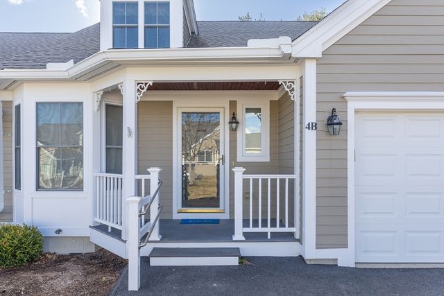 4 Autumn Drive B, Hudson, MA 01749