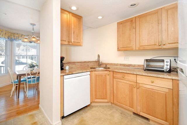 4 Autumn Drive B, Hudson, MA 01749