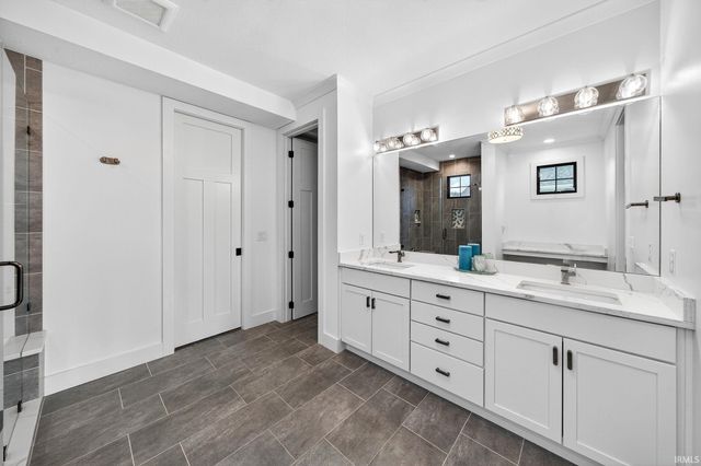 18445 Forest Glade Drive, South Bend, IN 46637