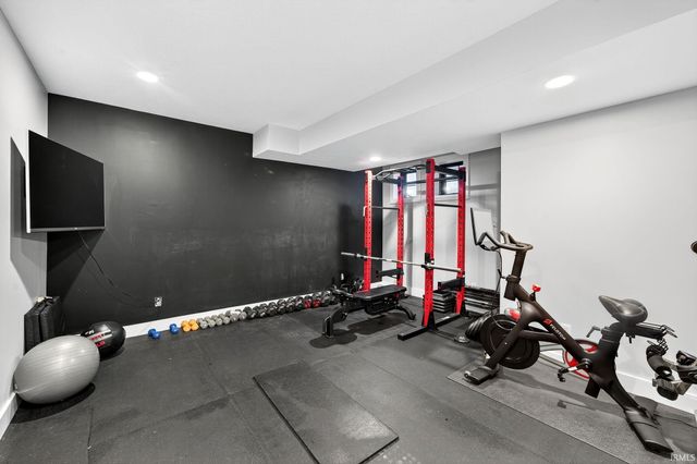 18445 Forest Glade Drive, South Bend, IN 46637