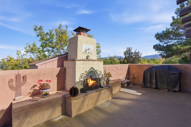 3001 Camino del Bosque, Santa Fe, NM 87507