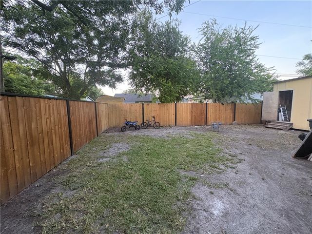 2126 Harriett Dr, Corpus Christi, TX 78416