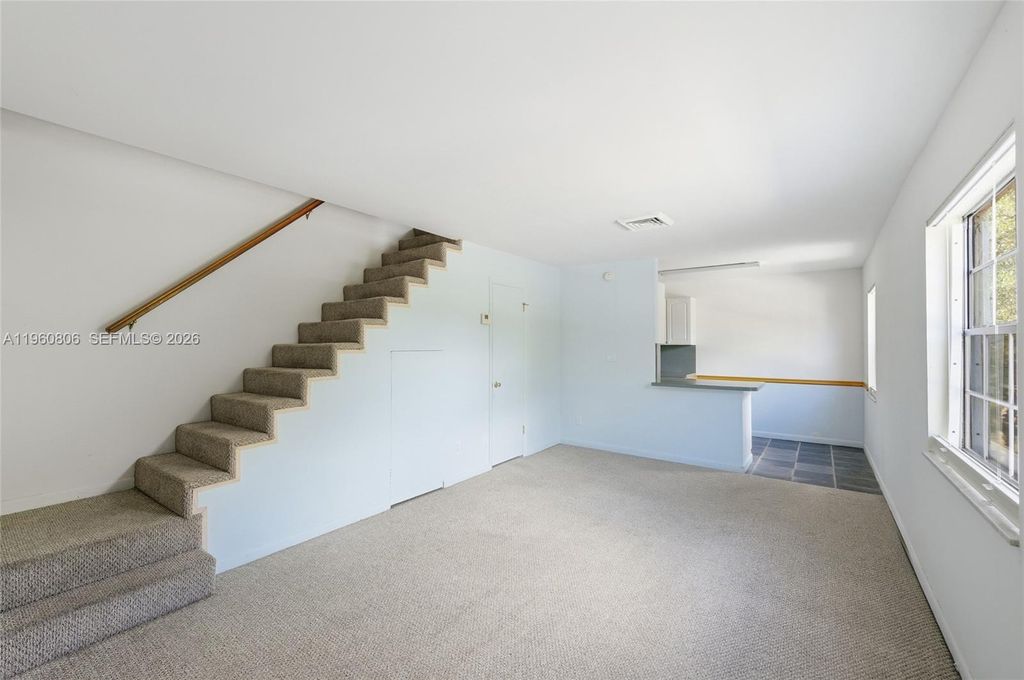 815 NE 28th St 204, Wilton Manors, FL 33334