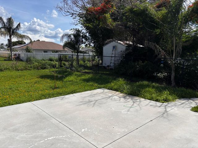 450 SW Eyerly Avenue, Port St. Lucie, Port St Lucie, FL 34983