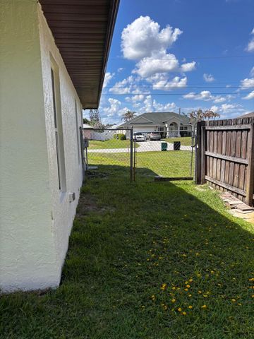 450 SW Eyerly Avenue, Port St. Lucie, Port St Lucie, FL 34983