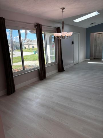 450 SW Eyerly Avenue, Port St. Lucie, Port St Lucie, FL 34983