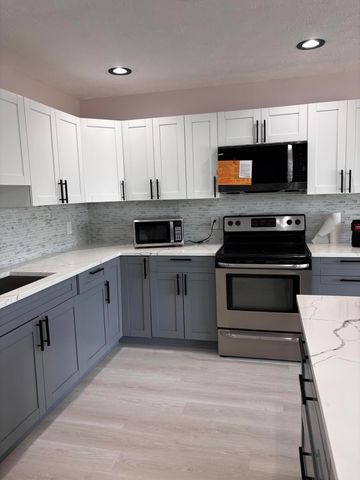 450 SW Eyerly Avenue, Port St. Lucie, Port St Lucie, FL 34983