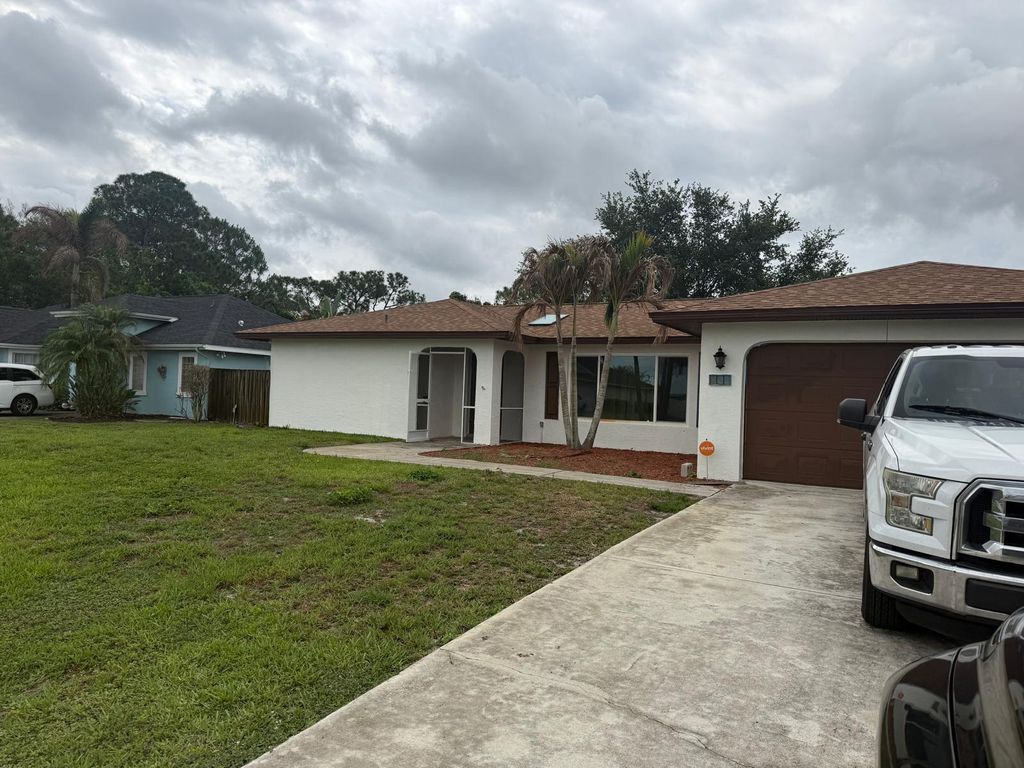 450 SW Eyerly Avenue, Port St. Lucie, Port St Lucie, FL 34983