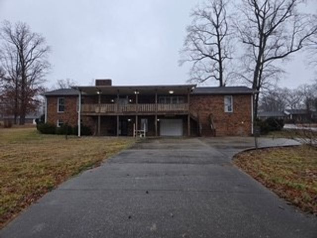 1501 Hillwood Cir, Lafayette, TN 37083