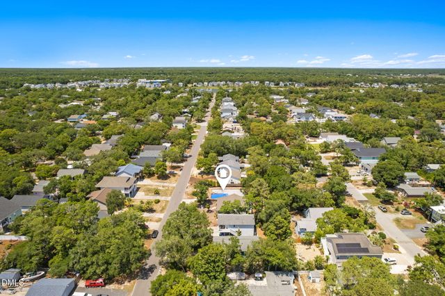 122 NE 37th Street, Oak Island, NC 28465