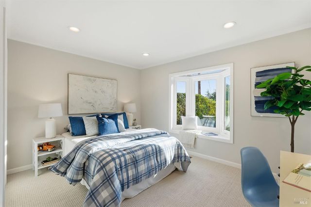 16 Edna Ct, Kentfield, CA 94904