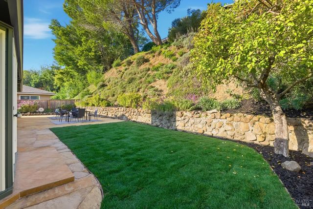 16 Edna Ct, Kentfield, CA 94904