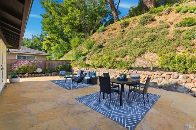 16 Edna Ct, Kentfield, CA 94904