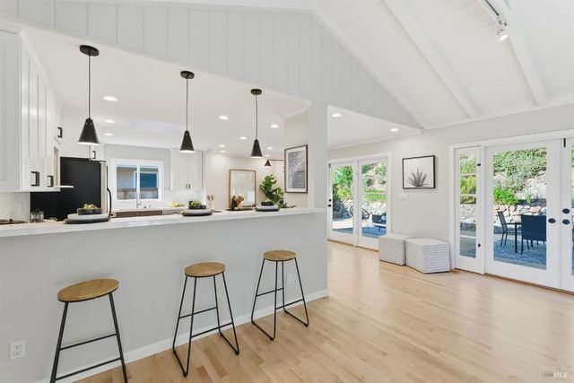 16 Edna Ct, Kentfield, CA 94904