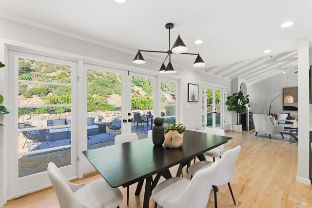 16 Edna Ct, Kentfield, CA 94904