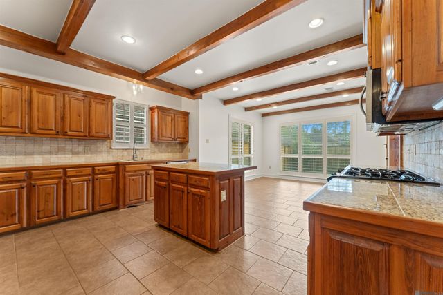 30460 Trace Ln, Walker, LA 70785