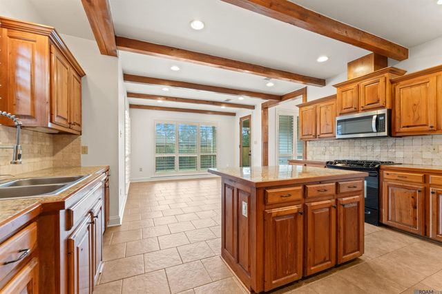 30460 Trace Ln, Walker, LA 70785