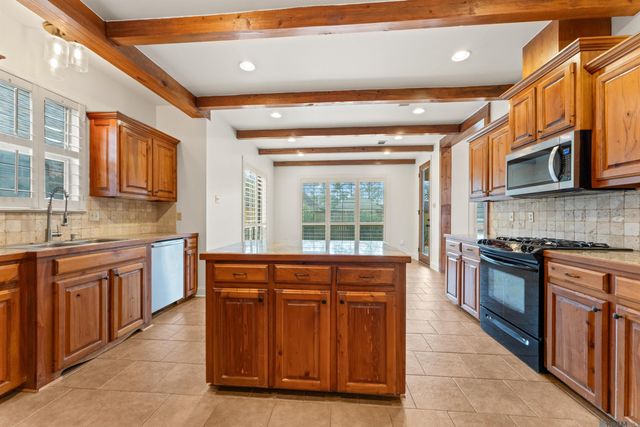 30460 Trace Ln, Walker, LA 70785