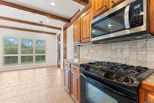 30460 Trace Ln, Walker, LA 70785