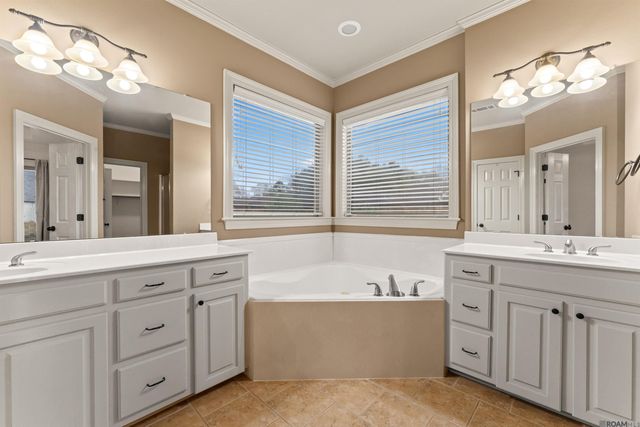 30460 Trace Ln, Walker, LA 70785