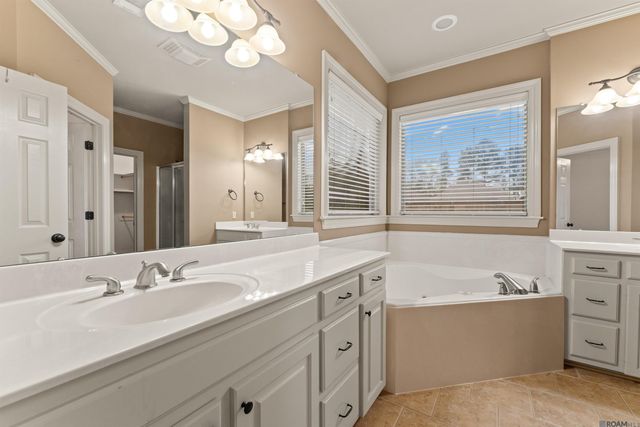 30460 Trace Ln, Walker, LA 70785